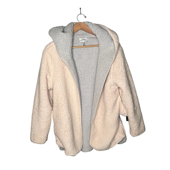 Urban Outfitters Reversible Sherpa Jacket - Picture 2 of 10
